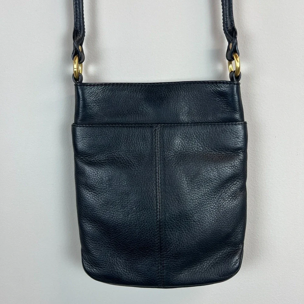 B. Makowsky Crossbody Bag Black Soft Leather Purse Gold Zipper‎ Magnet Pockets